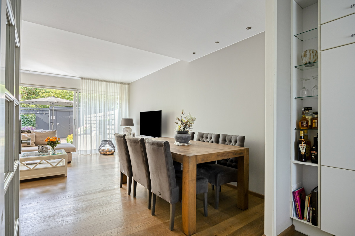 Tussenwoning te koop: Lemsteraakwerf 5, Leiden