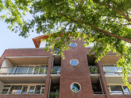 Den Hof 82e