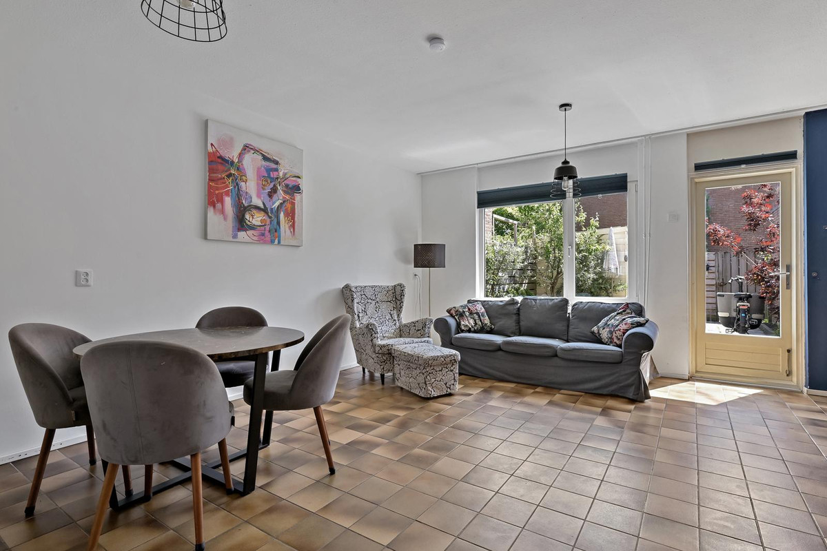 Hoekwoning te koop: Dr. J. Presserstraat 337, 'S-Gravenhage