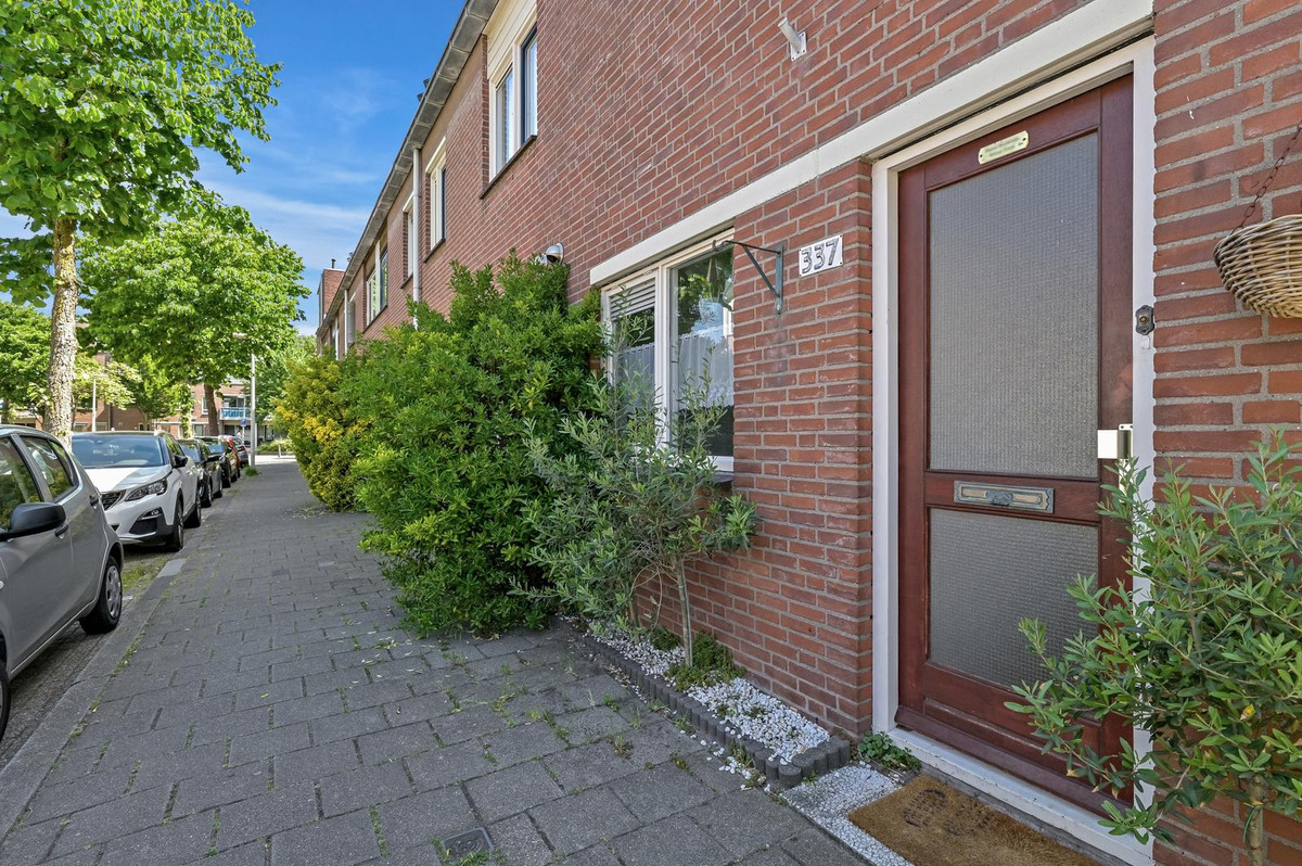 Hoekwoning te koop: Dr. J. Presserstraat 337, 'S-Gravenhage