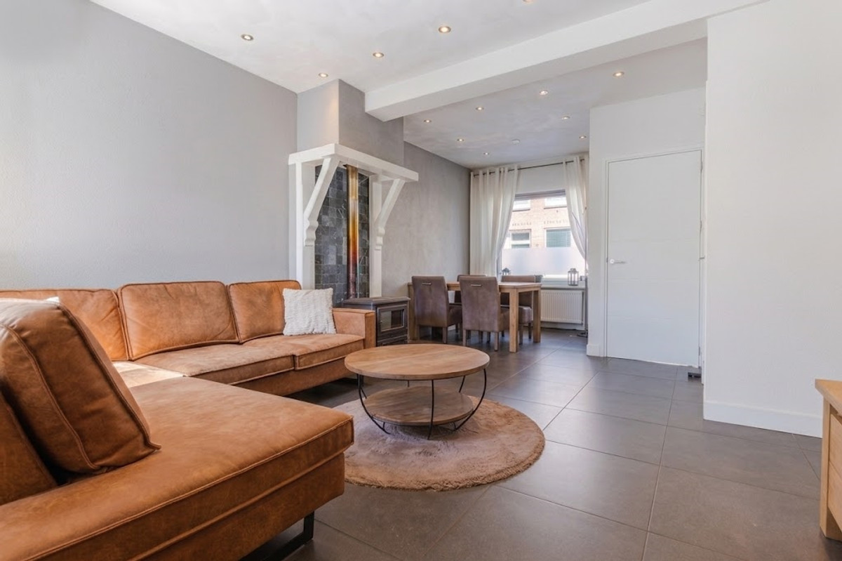 Tussenwoning te koop: Van Heutszstraat 27, Tilburg