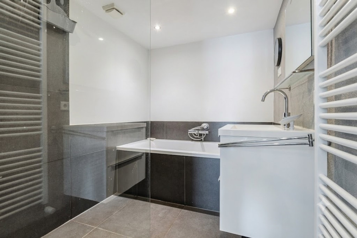 Tussenwoning te koop: Van Heutszstraat 27, Tilburg