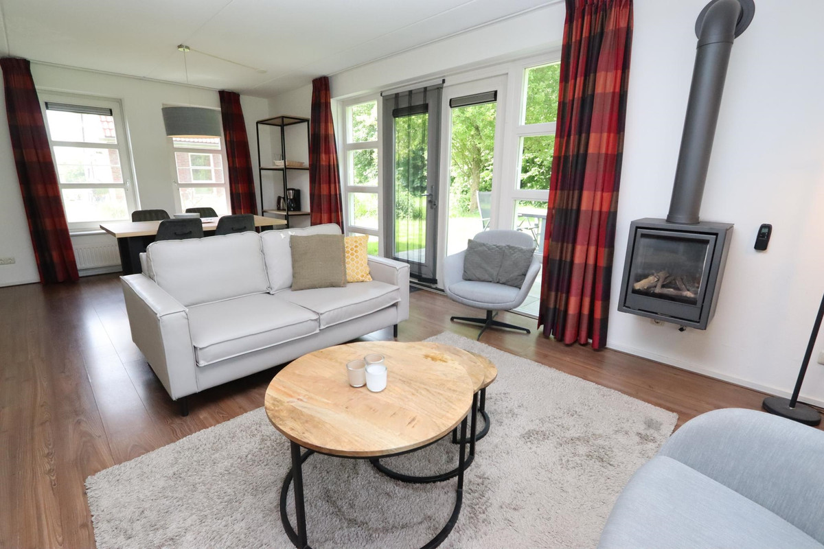 Vrijstaande woning te koop: Leuvenumse Beek 33, Biddinghuizen