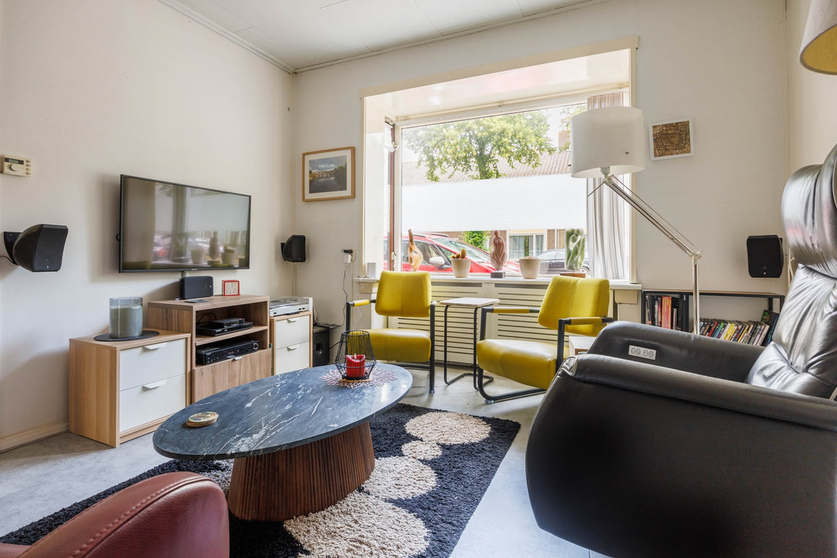 Tussenwoning te koop: Tomatenstraat 49, Leiden