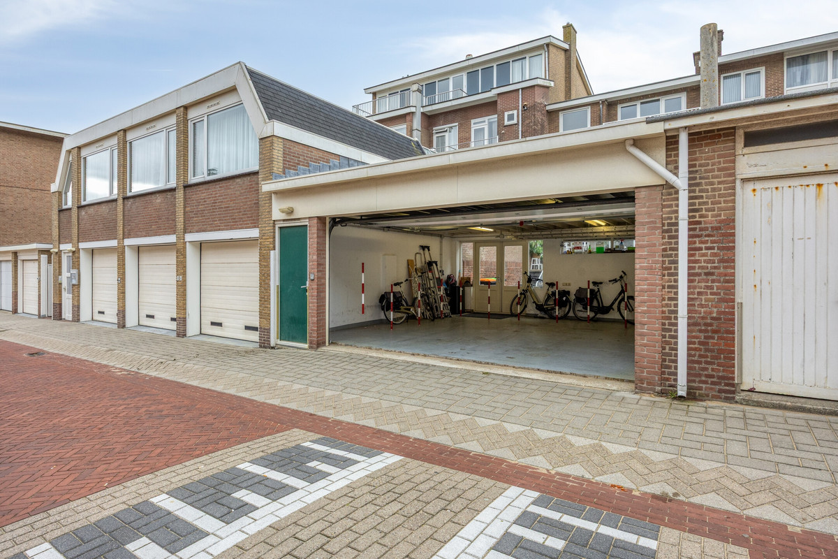 Tussenwoning te koop: Boulevard 49, Katwijk (Zh)