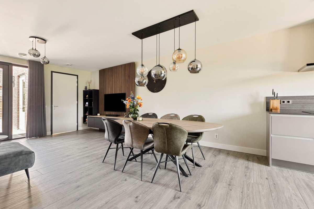 Tussenwoning te koop: Cissenlaan 7, Vinkel