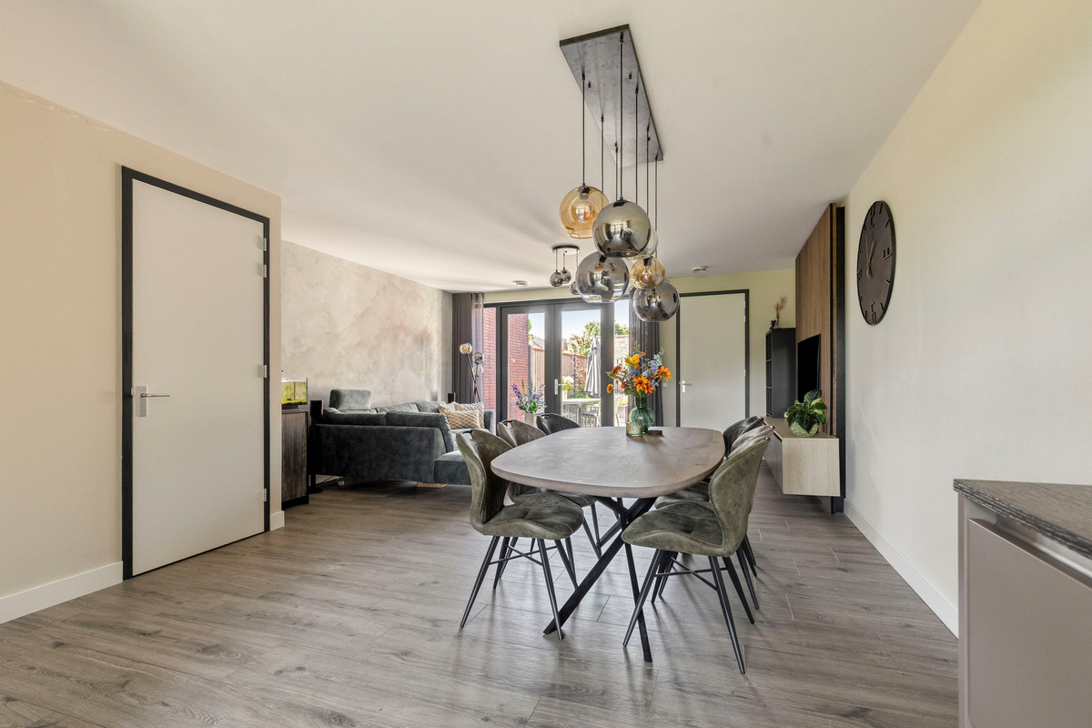 Tussenwoning te koop: Cissenlaan 7, Vinkel