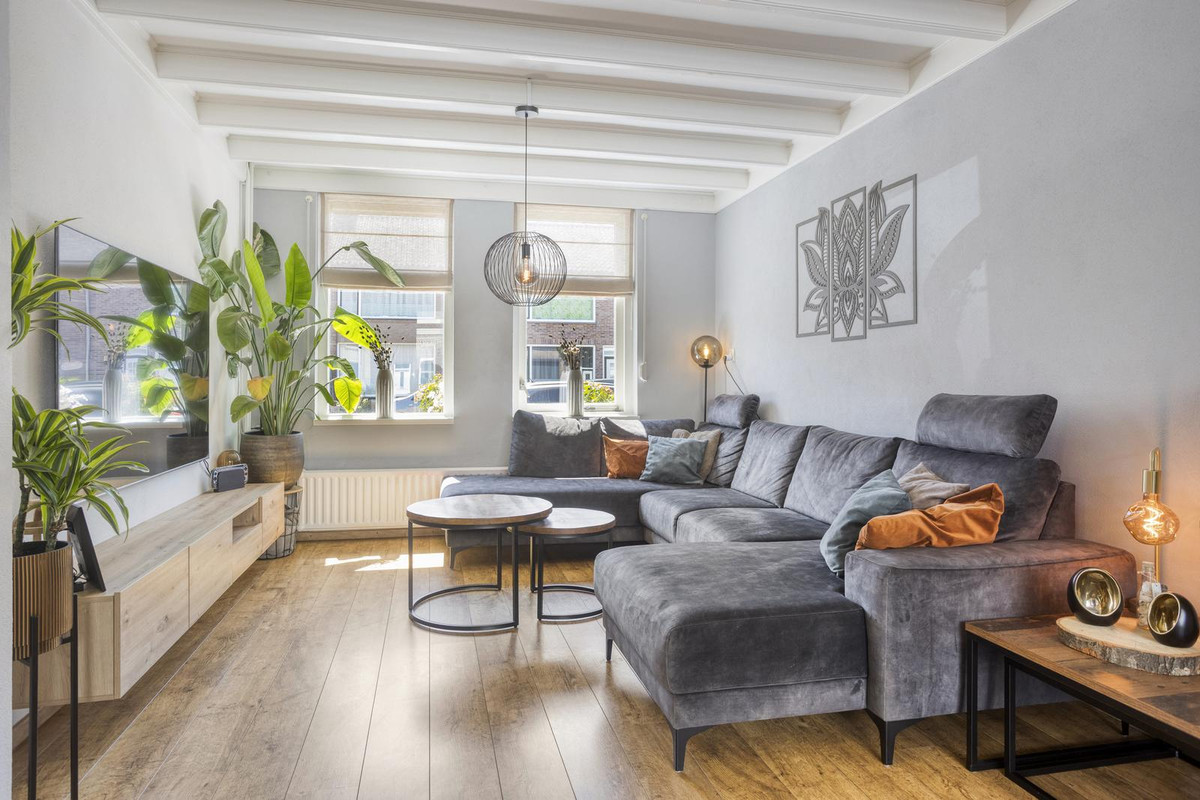 Tussenwoning te koop: Wethouder Jonkersstraat 50, Halsteren