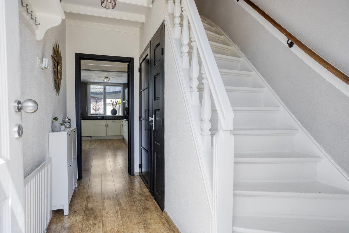 Tussenwoning te koop: Wethouder Jonkersstraat 50, Halsteren