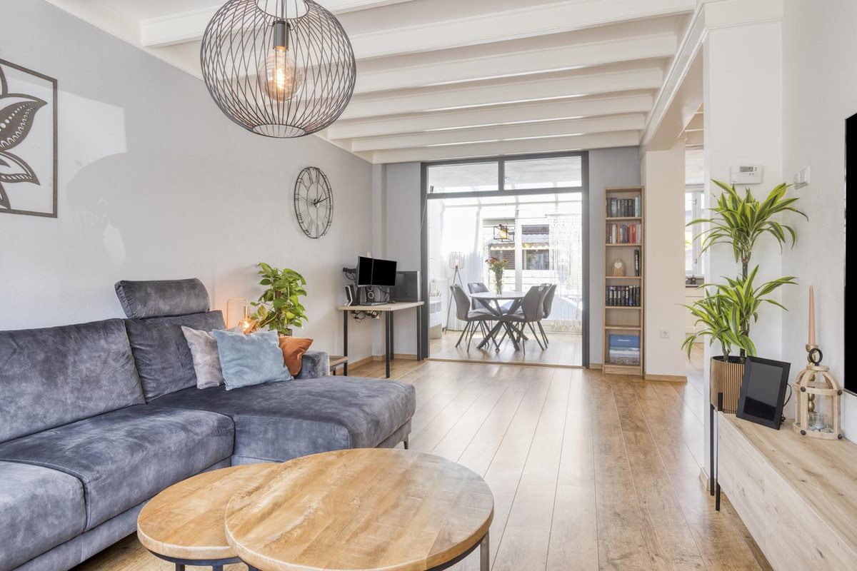 Tussenwoning te koop: Wethouder Jonkersstraat 50, Halsteren
