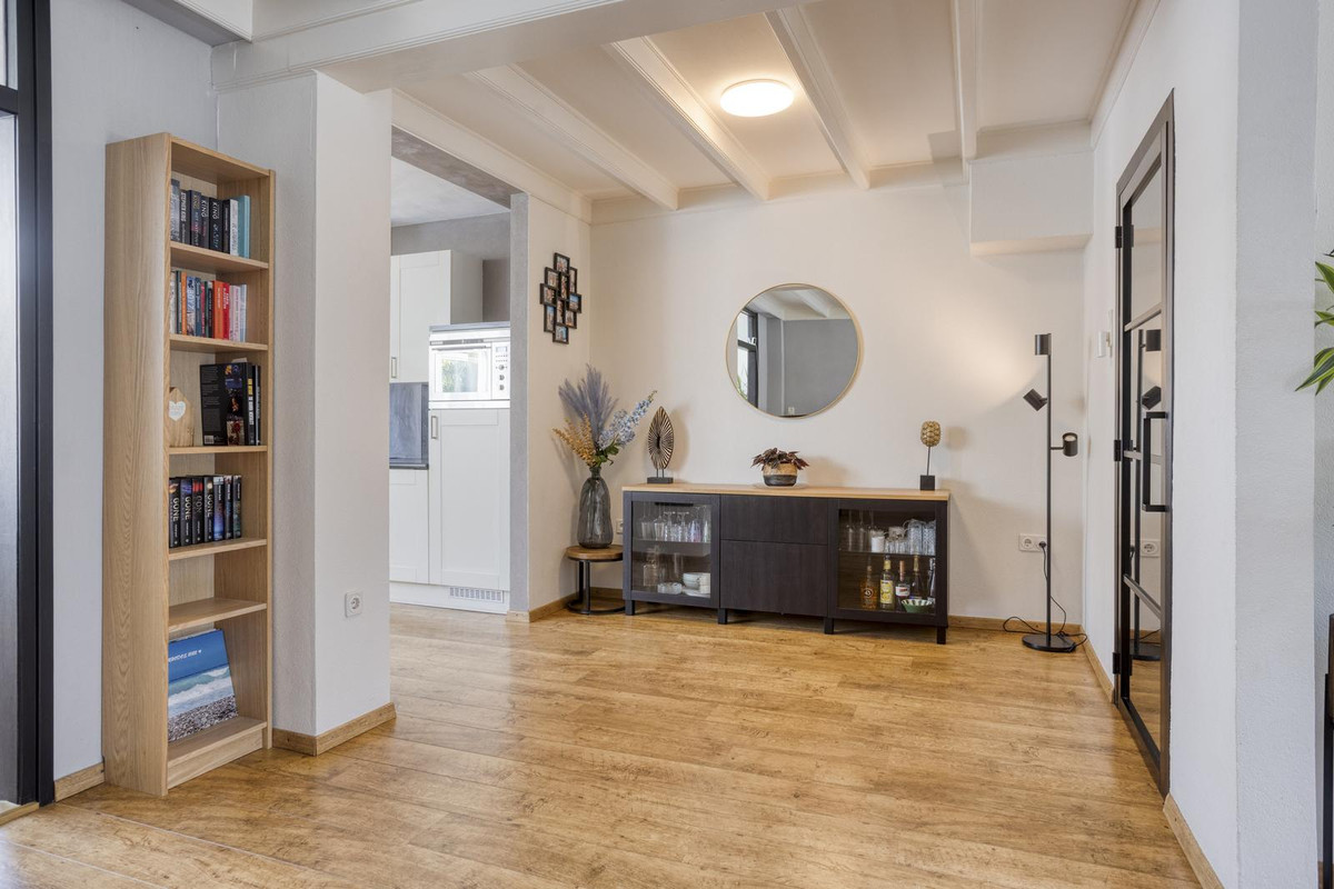 Tussenwoning te koop: Wethouder Jonkersstraat 50, Halsteren