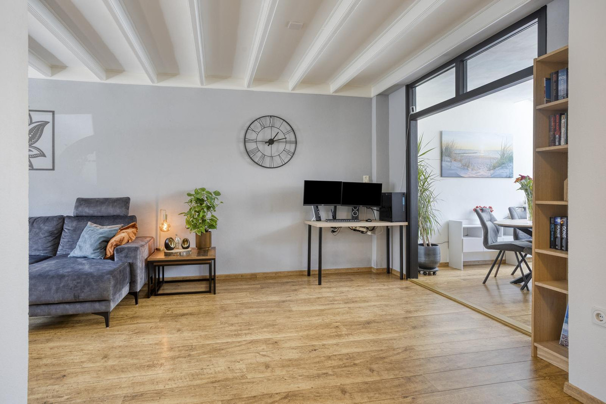 Tussenwoning te koop: Wethouder Jonkersstraat 50, Halsteren