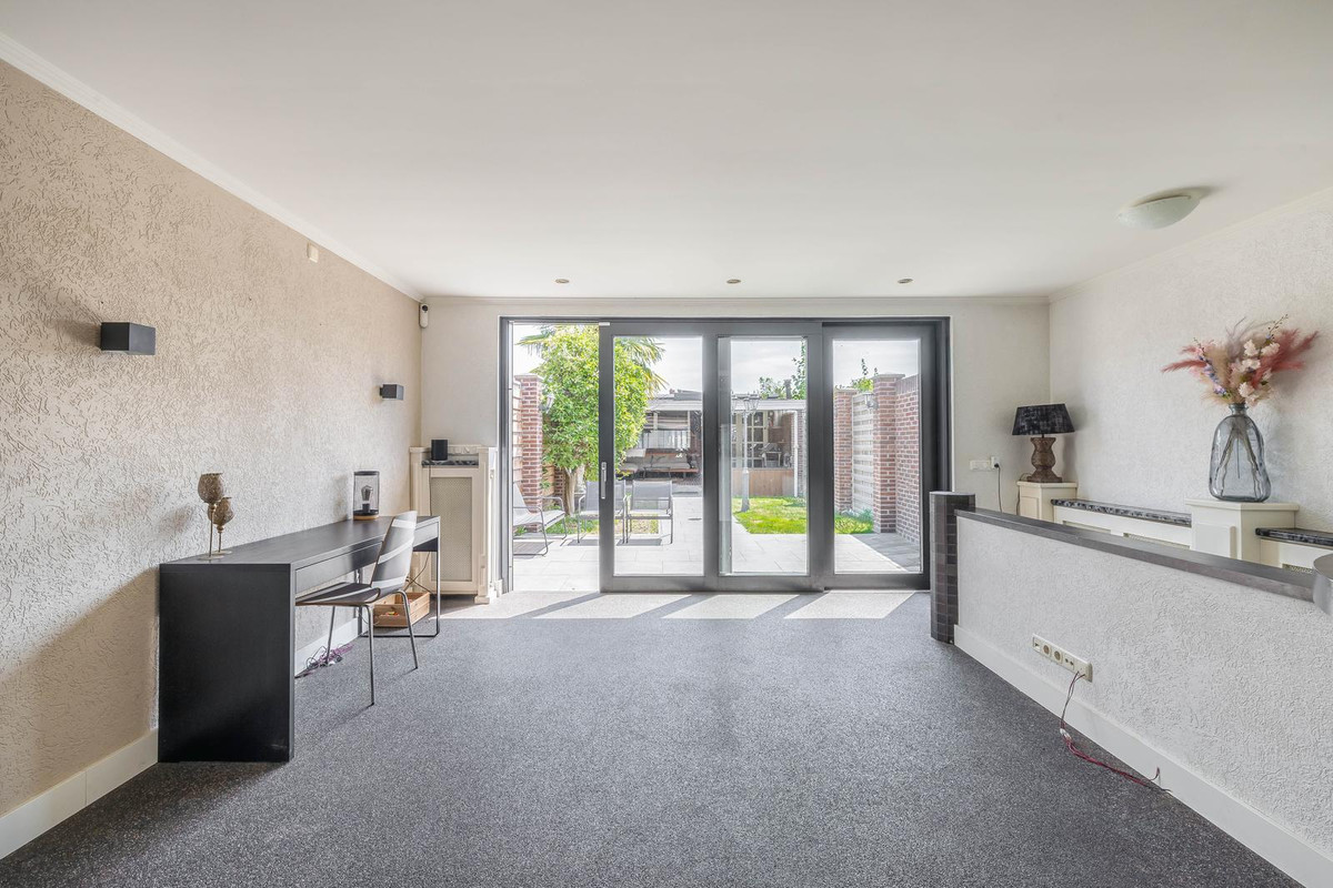 Twee-onder-één-kap te koop: Nachtegaalstraat 13, Tegelen