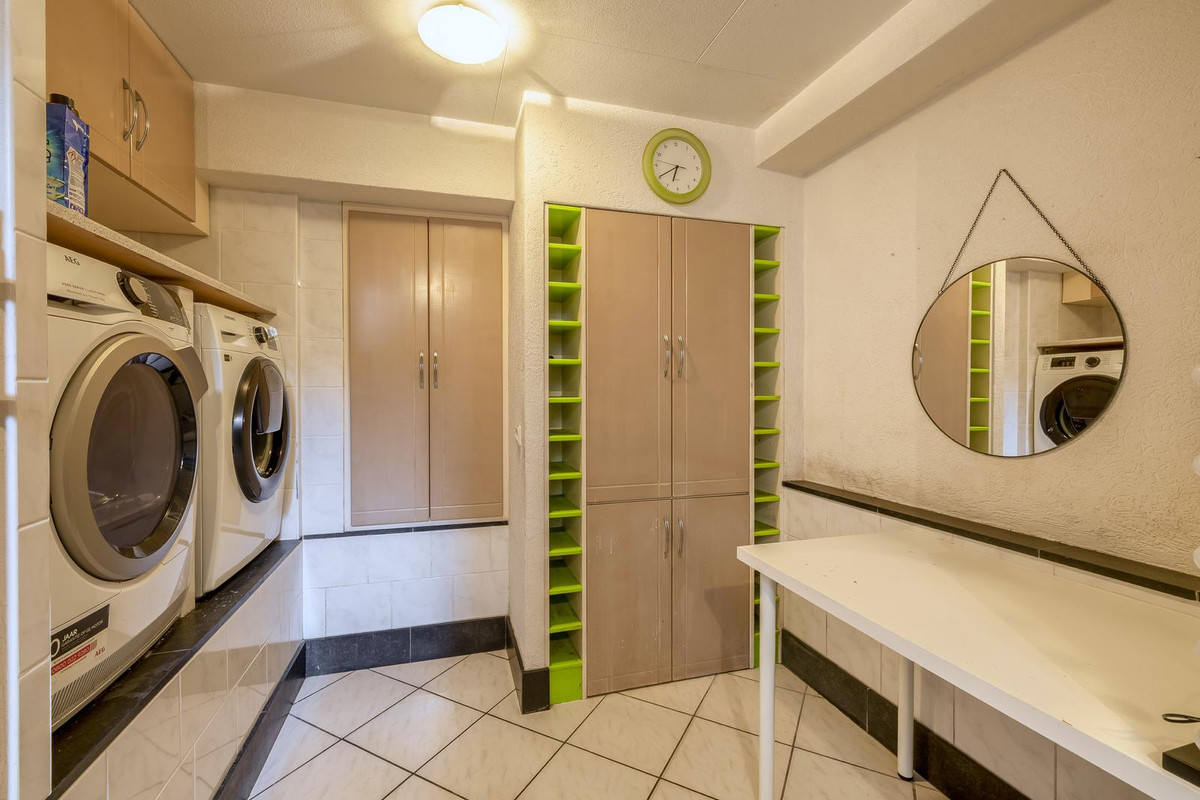 Twee-onder-één-kap te koop: Nachtegaalstraat 13, Tegelen