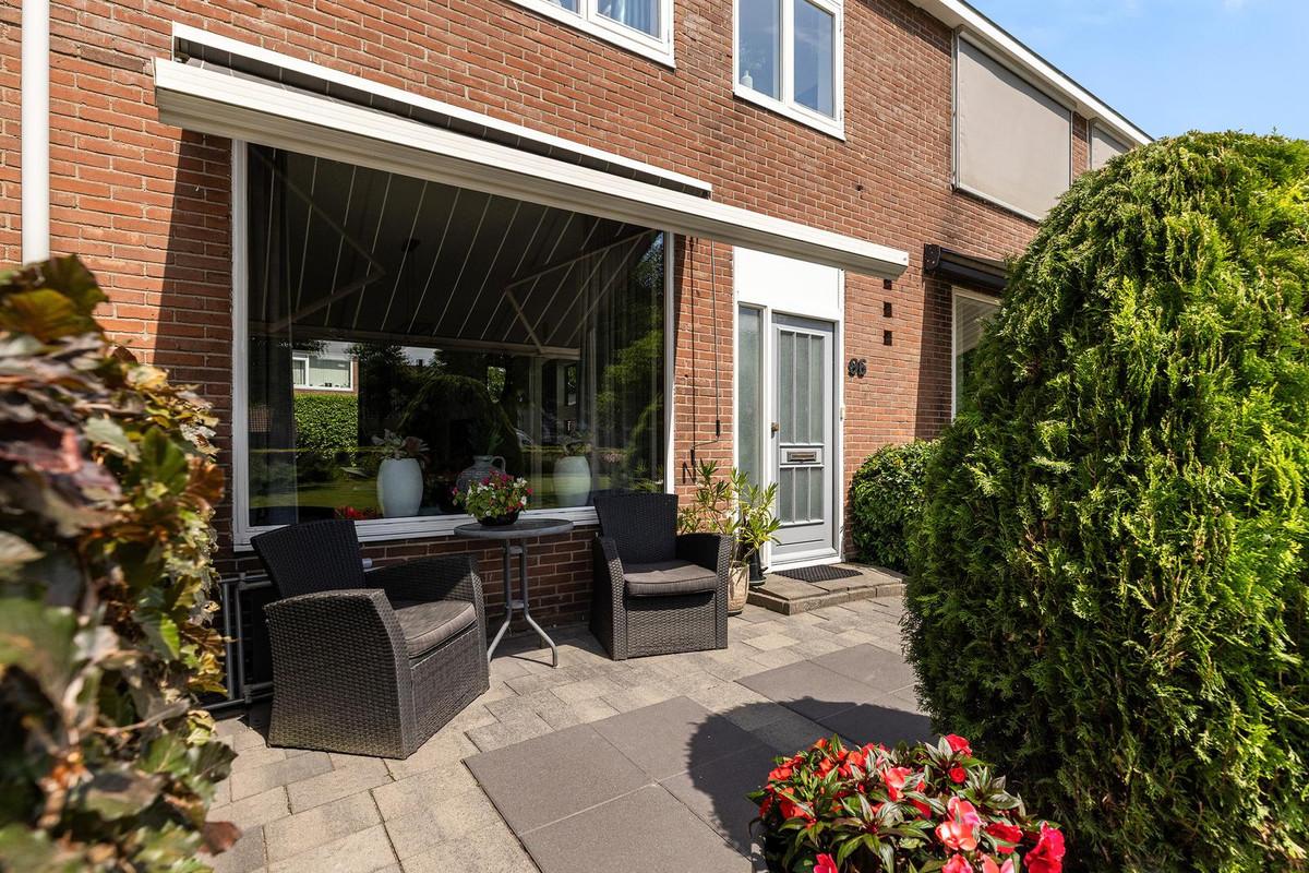 Tussenwoning te koop: Europalaan 96, Nieuwerkerk A/D Ijssel