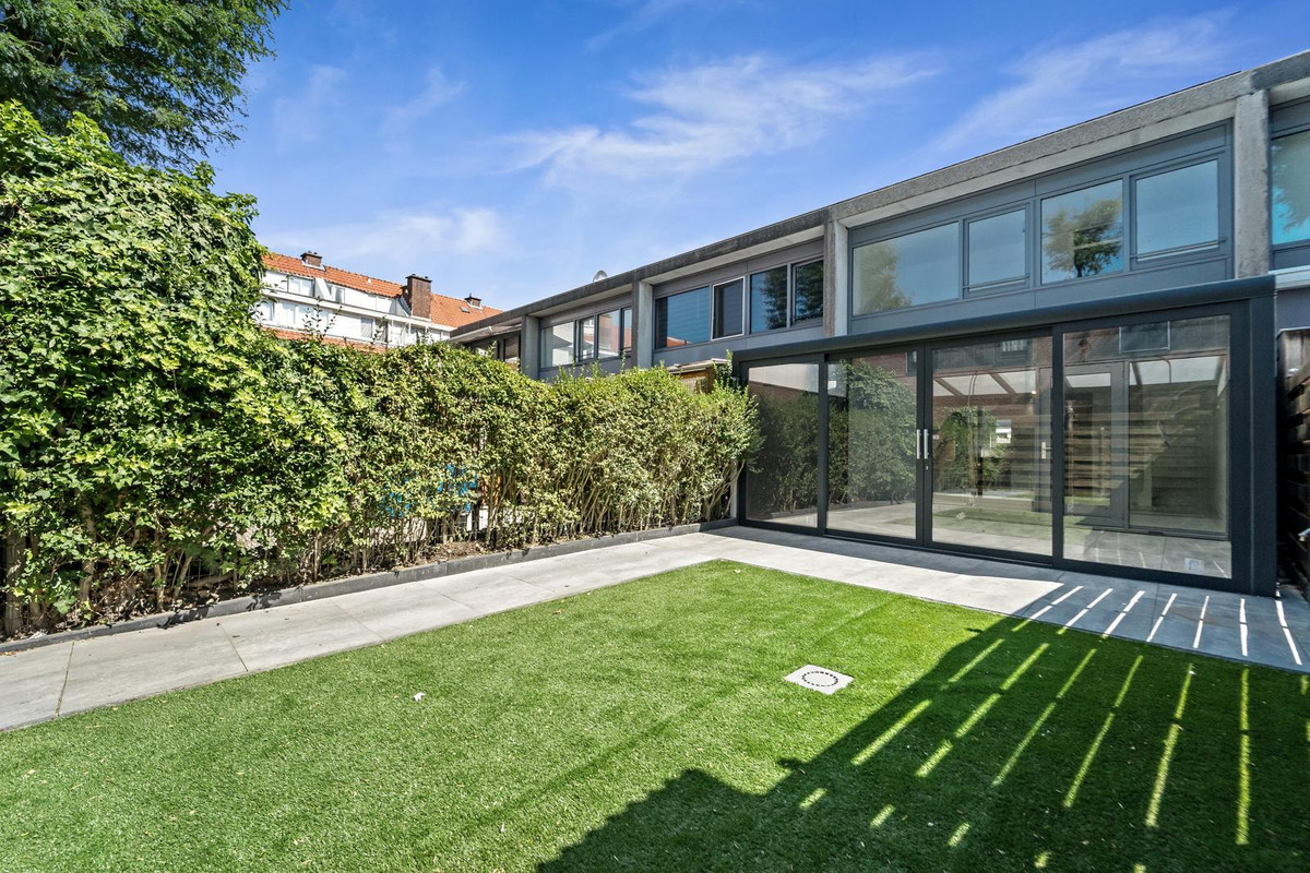 Tussenwoning te koop: Jacob Schorerlaan 161, 'S-Gravenhage