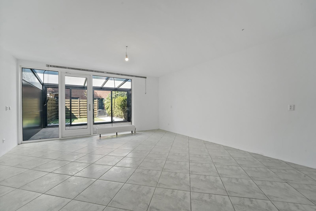 Tussenwoning te koop: Jacob Schorerlaan 161, 'S-Gravenhage