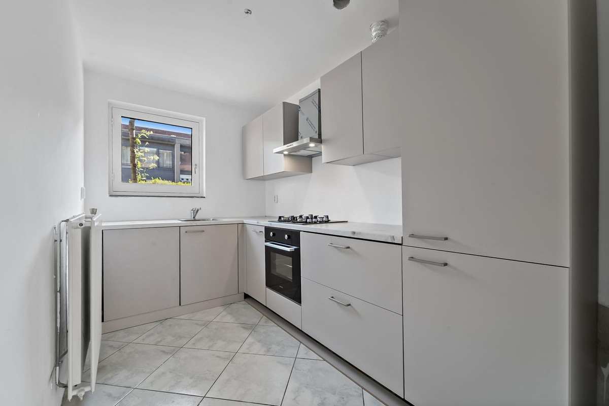 Tussenwoning te koop: Jacob Schorerlaan 161, 'S-Gravenhage
