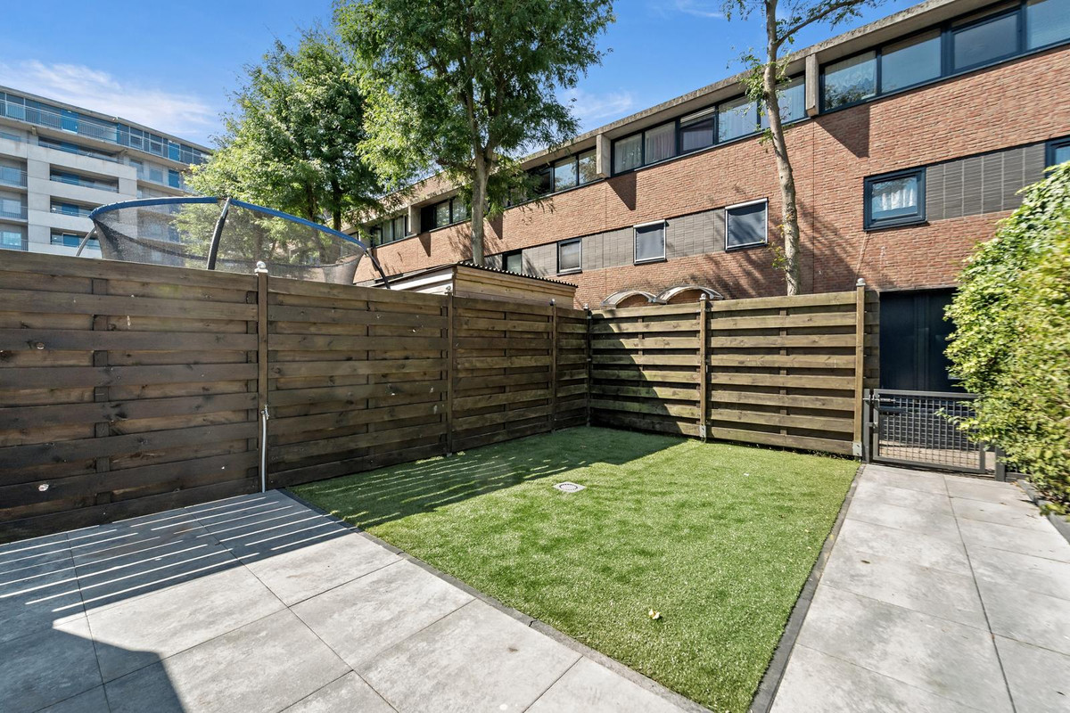 Tussenwoning te koop: Jacob Schorerlaan 161, 'S-Gravenhage