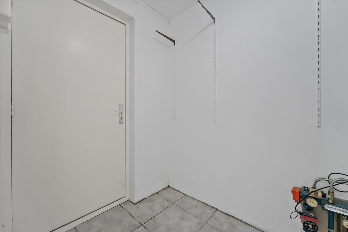 Tussenwoning te koop: Jacob Schorerlaan 161, 'S-Gravenhage