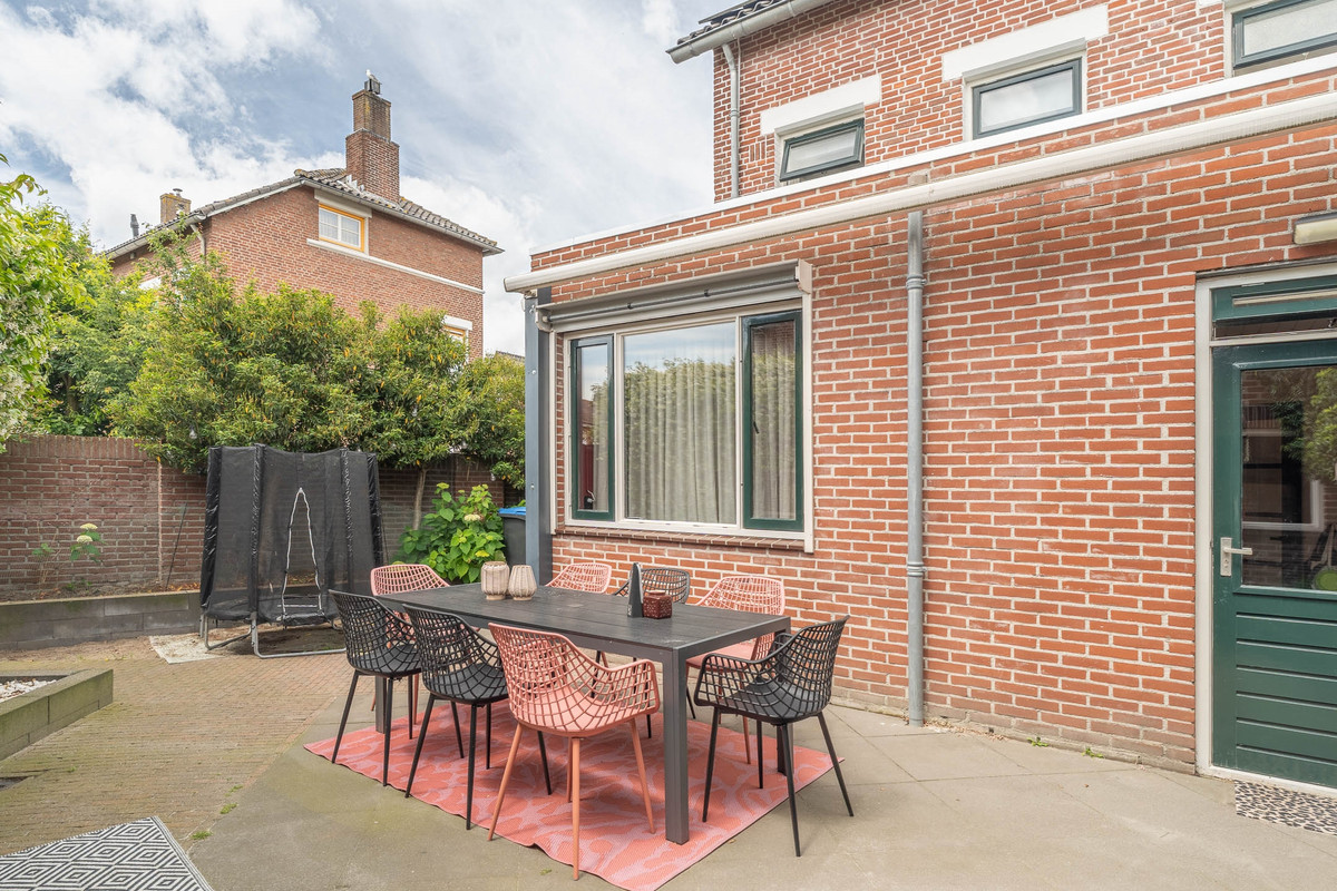 Hoekwoning te koop: Gentiaanstraat 30, Bergen Op Zoom