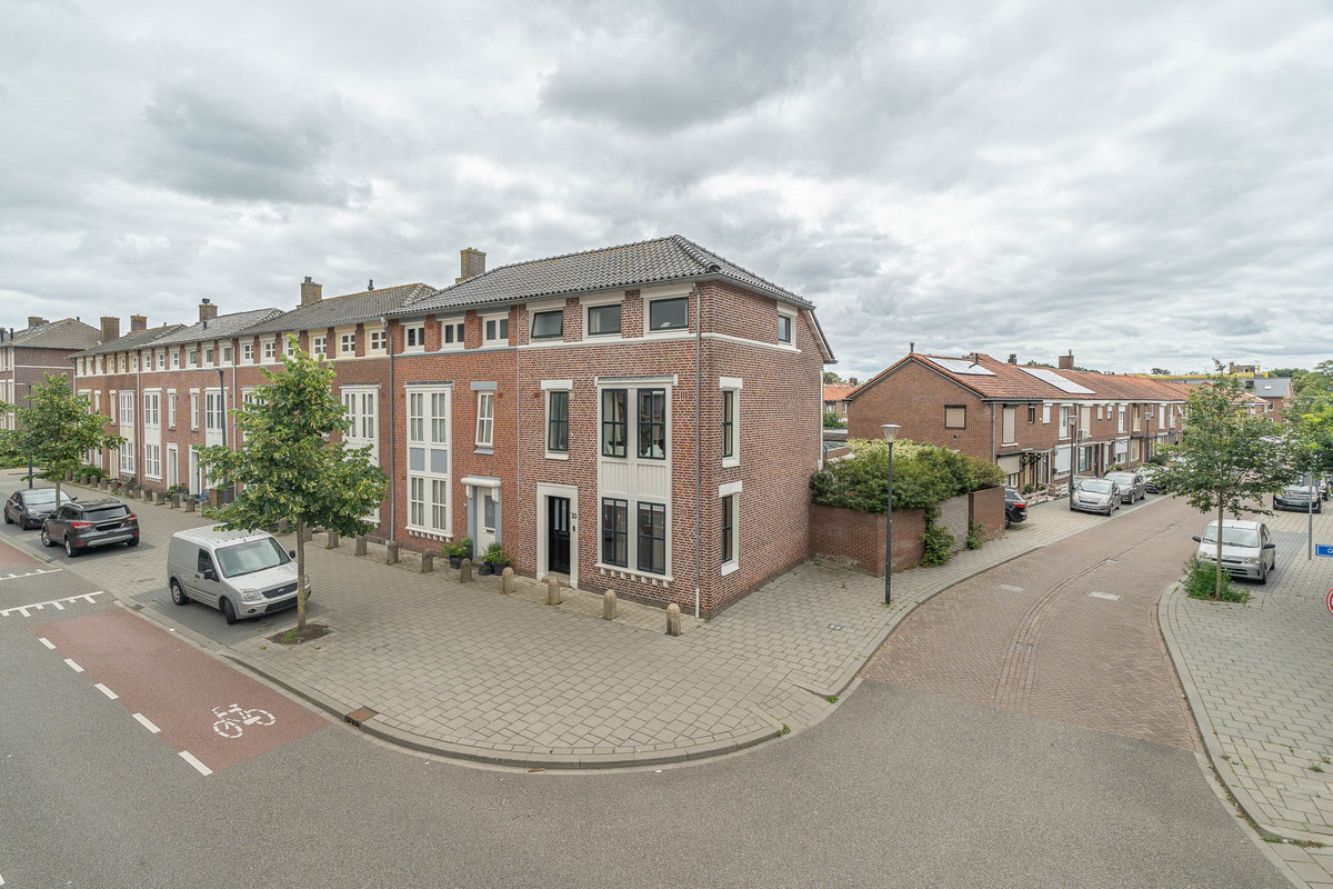Hoekwoning te koop: Gentiaanstraat 30, Bergen Op Zoom