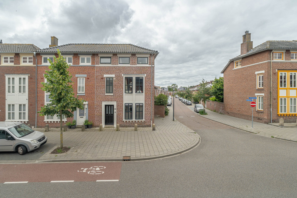 Hoekwoning te koop: Gentiaanstraat 30, Bergen Op Zoom