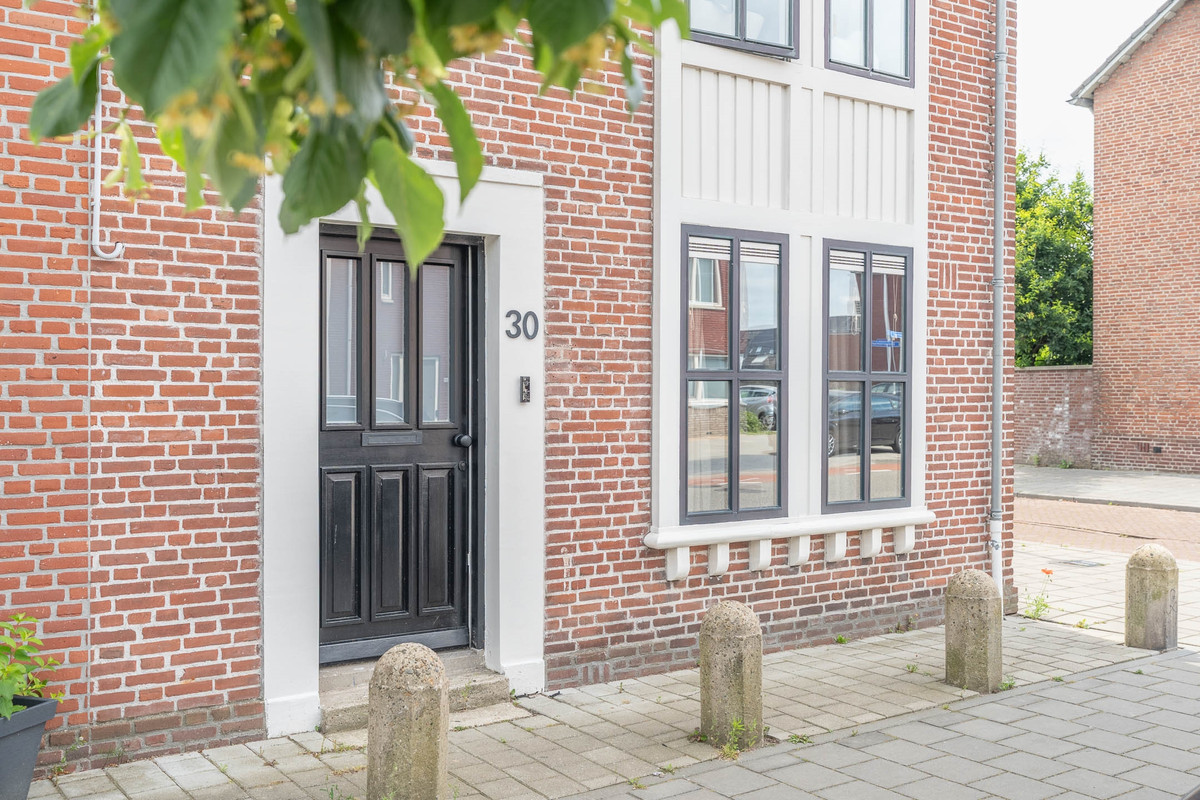 Hoekwoning te koop: Gentiaanstraat 30, Bergen Op Zoom