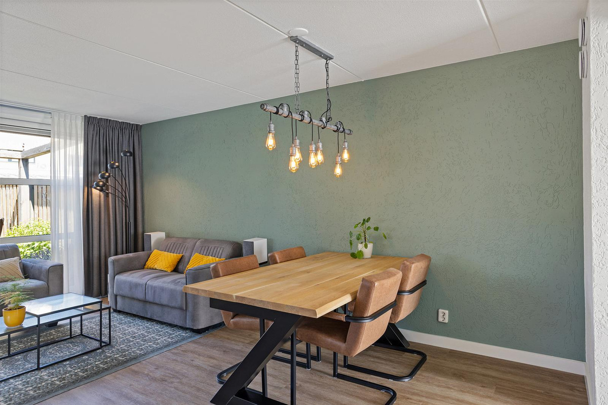 Hoekwoning te koop: Waregemstraat 20, Hengelo