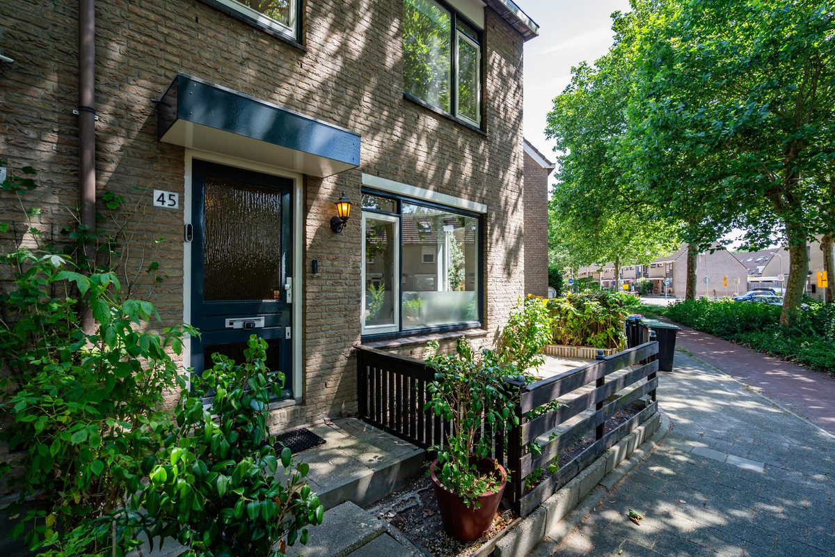 Hoekwoning te koop: Beethovenlaan 45, Zwijndrecht
