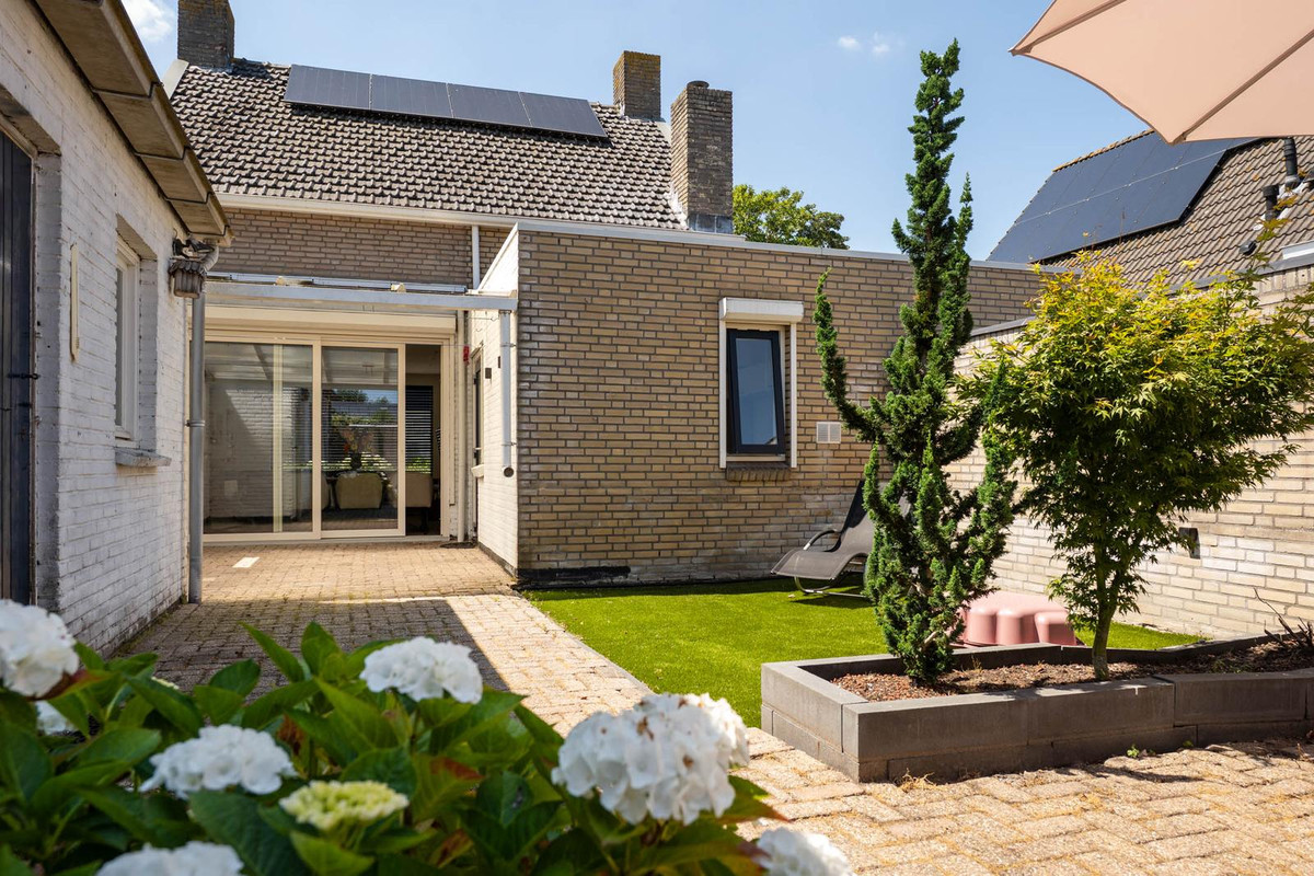 Vrijstaande woning te koop: Kloosterstraat 14, Hoogerheide