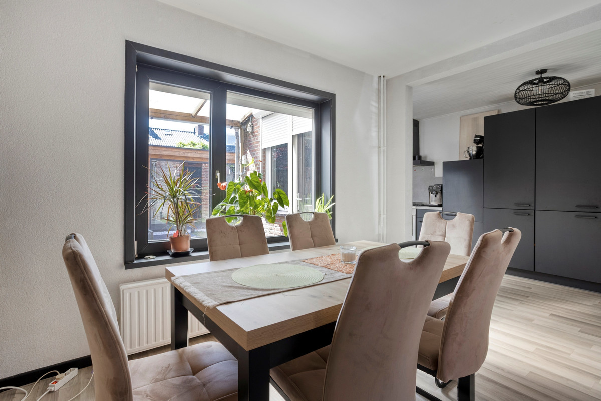 Tussenwoning te koop: Ratelaarstraat 28, Bergen Op Zoom