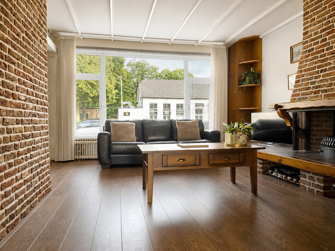 Twee-onder-één-kap te koop: Schipholtstraat 166, Enschede