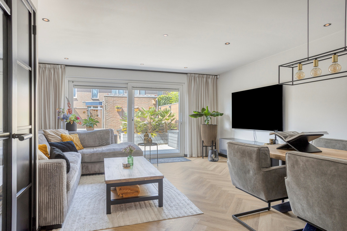 Tussenwoning te huur: Simon Vinkenoogstraat 5, Leiderdorp