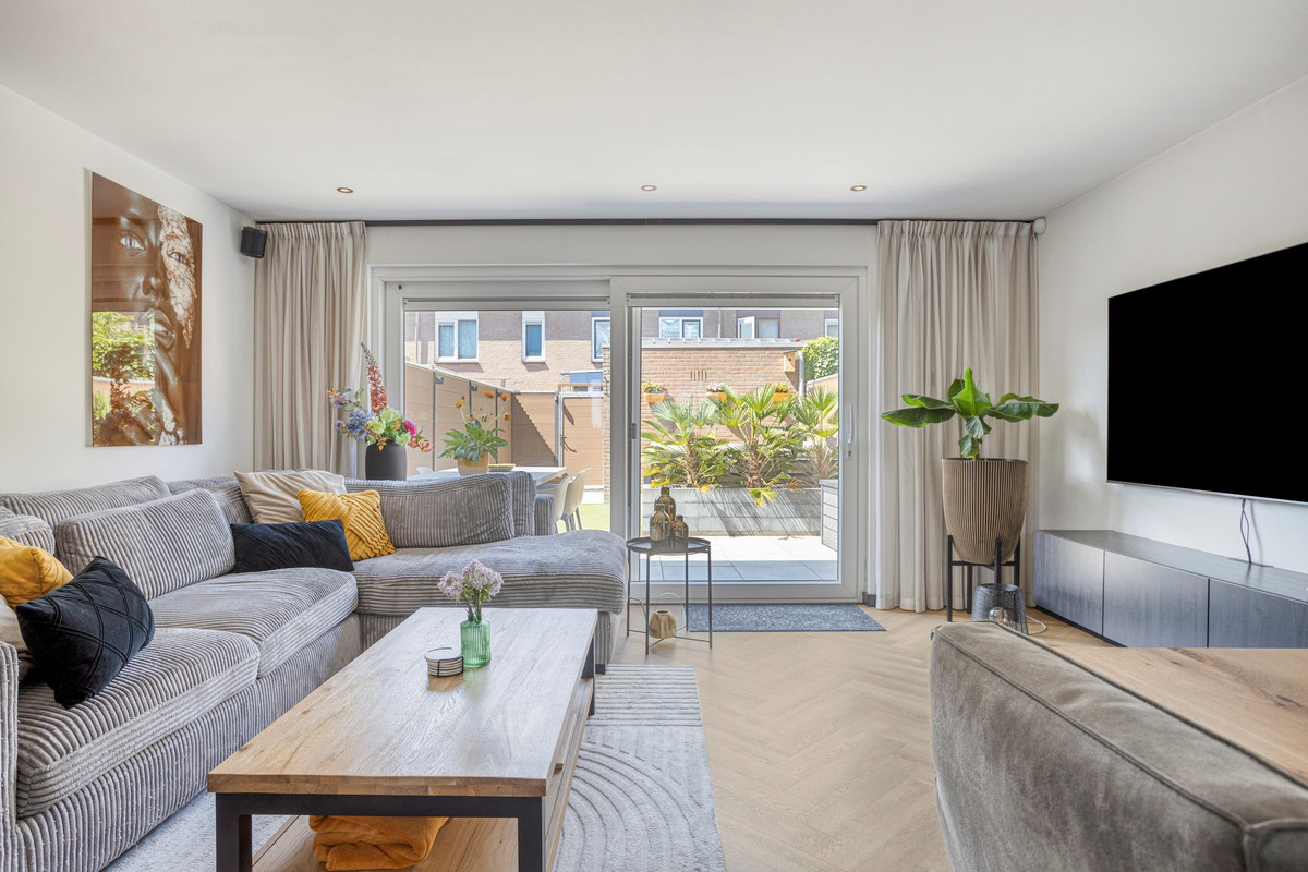 Tussenwoning te huur: Simon Vinkenoogstraat 5, Leiderdorp
