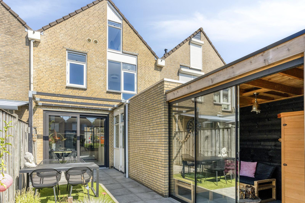 Tussenwoning te koop: de Hazelaar 32, Hoogerheide