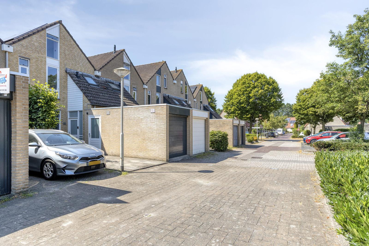 Tussenwoning te koop: de Hazelaar 32, Hoogerheide