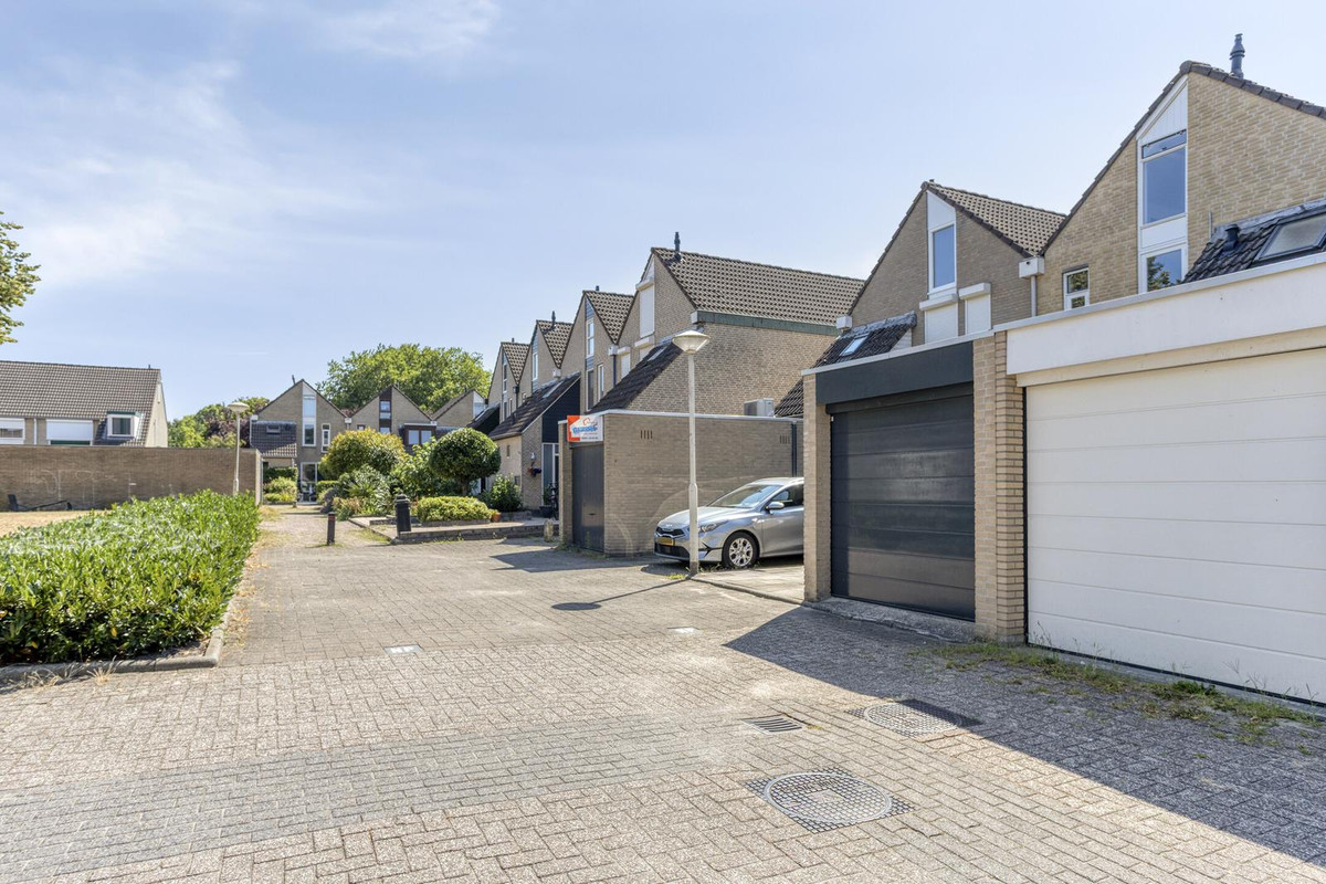Tussenwoning te koop: de Hazelaar 32, Hoogerheide