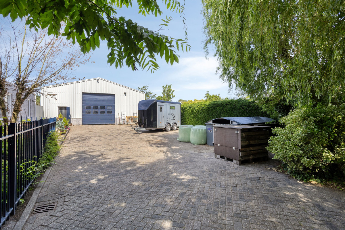 Vrijstaande woning te koop: Huizersdijk 16, Zevenbergen