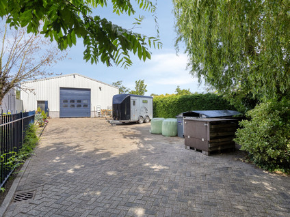 Huizersdijk 16