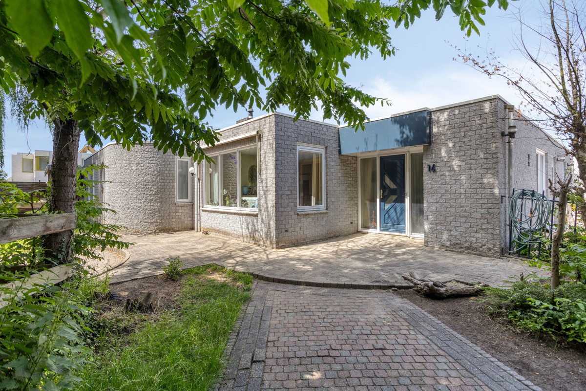 Vrijstaande woning te koop: Huizersdijk 16, Zevenbergen