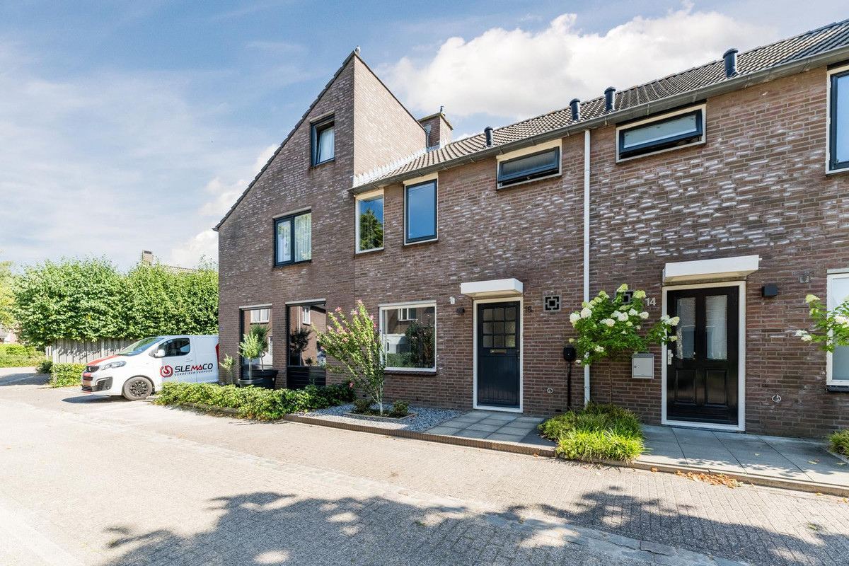 Tussenwoning te koop: Koekoeksbloem 16, Udenhout