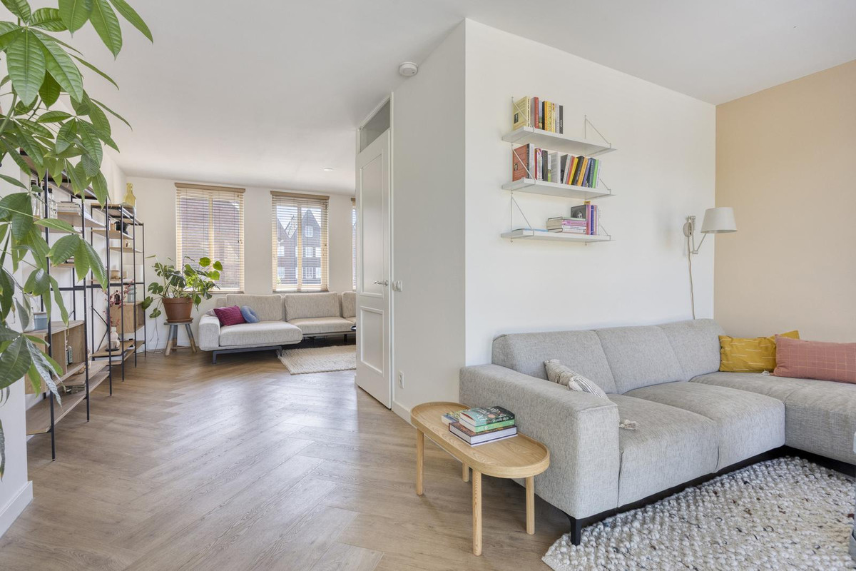 Tussenwoning te koop: Ouverturelaan 96, Krimpen Aan Den Ijssel