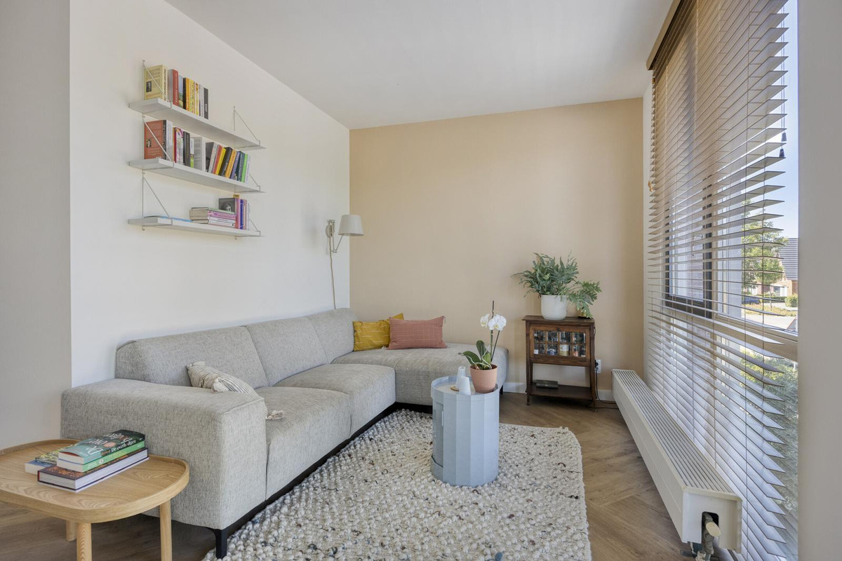 Tussenwoning te koop: Ouverturelaan 96, Krimpen Aan Den Ijssel