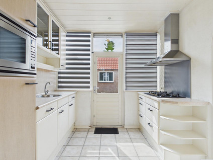 Spoorstraat 84