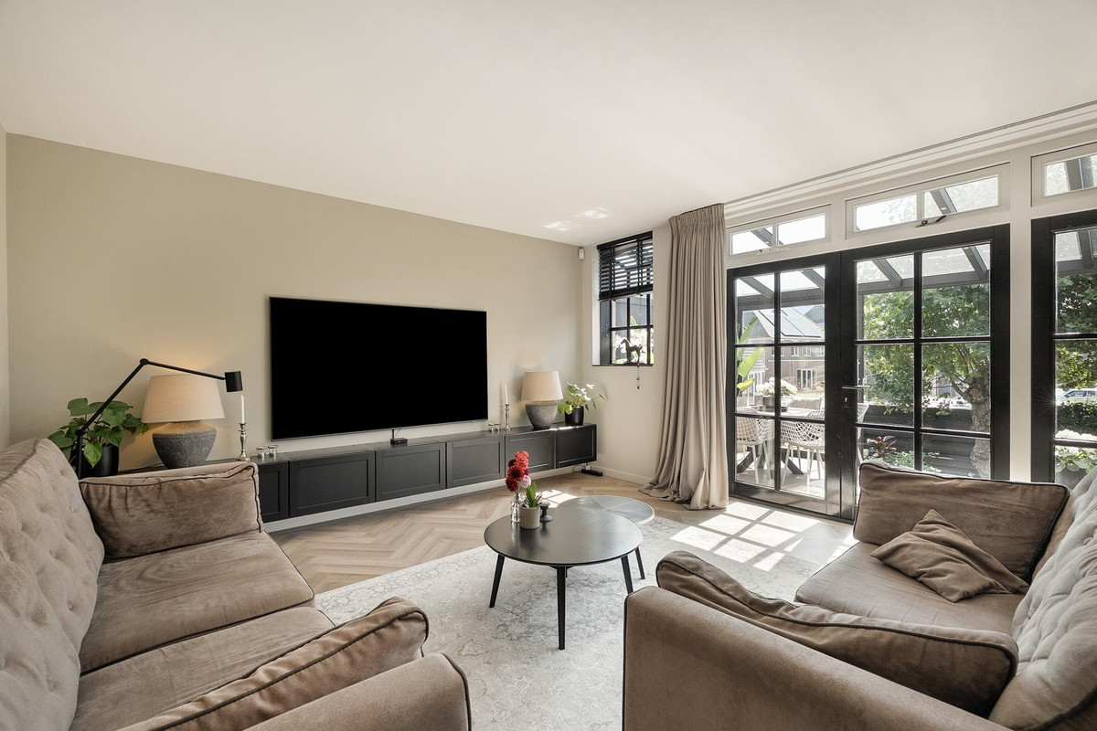 Tussenwoning te koop: Dorpsdijk 211C, Rhoon