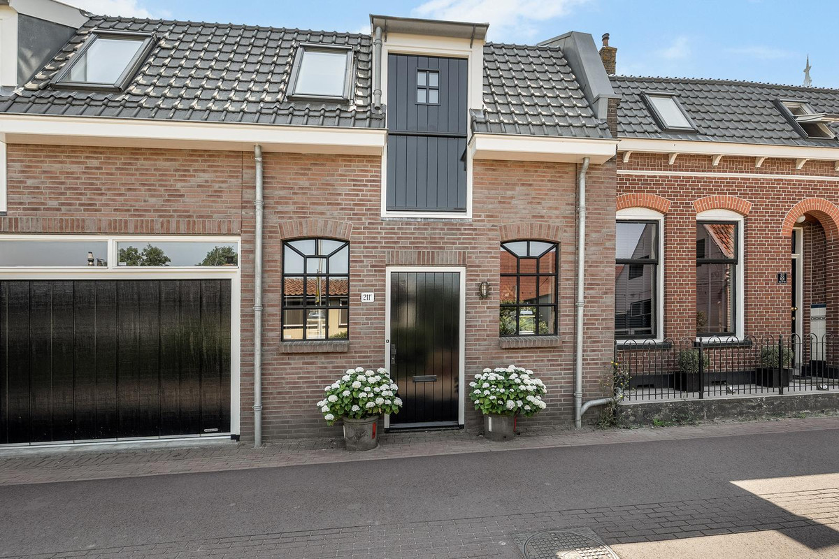 Tussenwoning te koop: Dorpsdijk 211C, Rhoon
