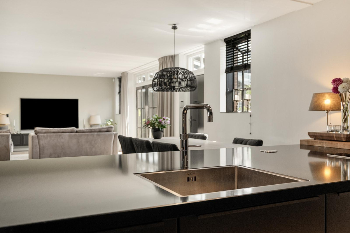 Tussenwoning te koop: Dorpsdijk 211C, Rhoon