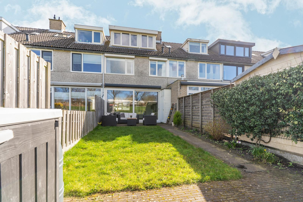Tussenwoning te huur: Fazantstraat 30, Lisse
