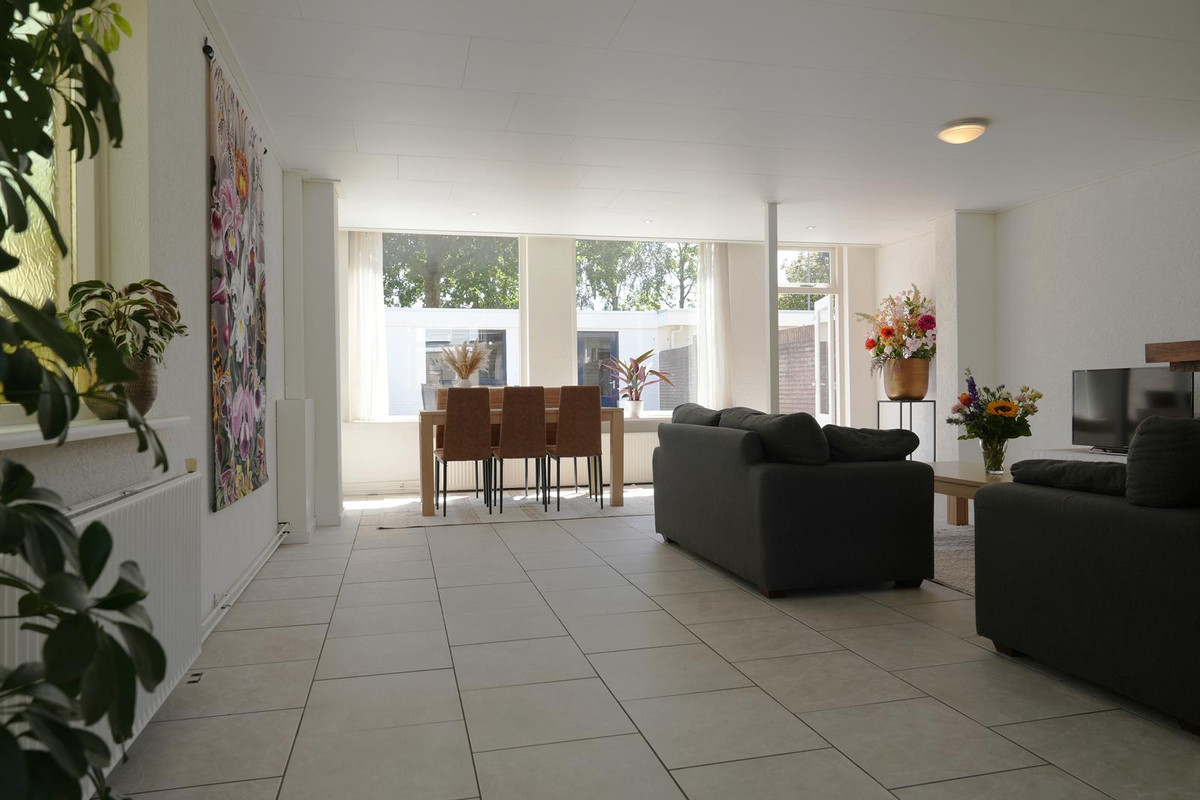 Hoekwoning te koop: Van de Zwaluwestraat 1, Made